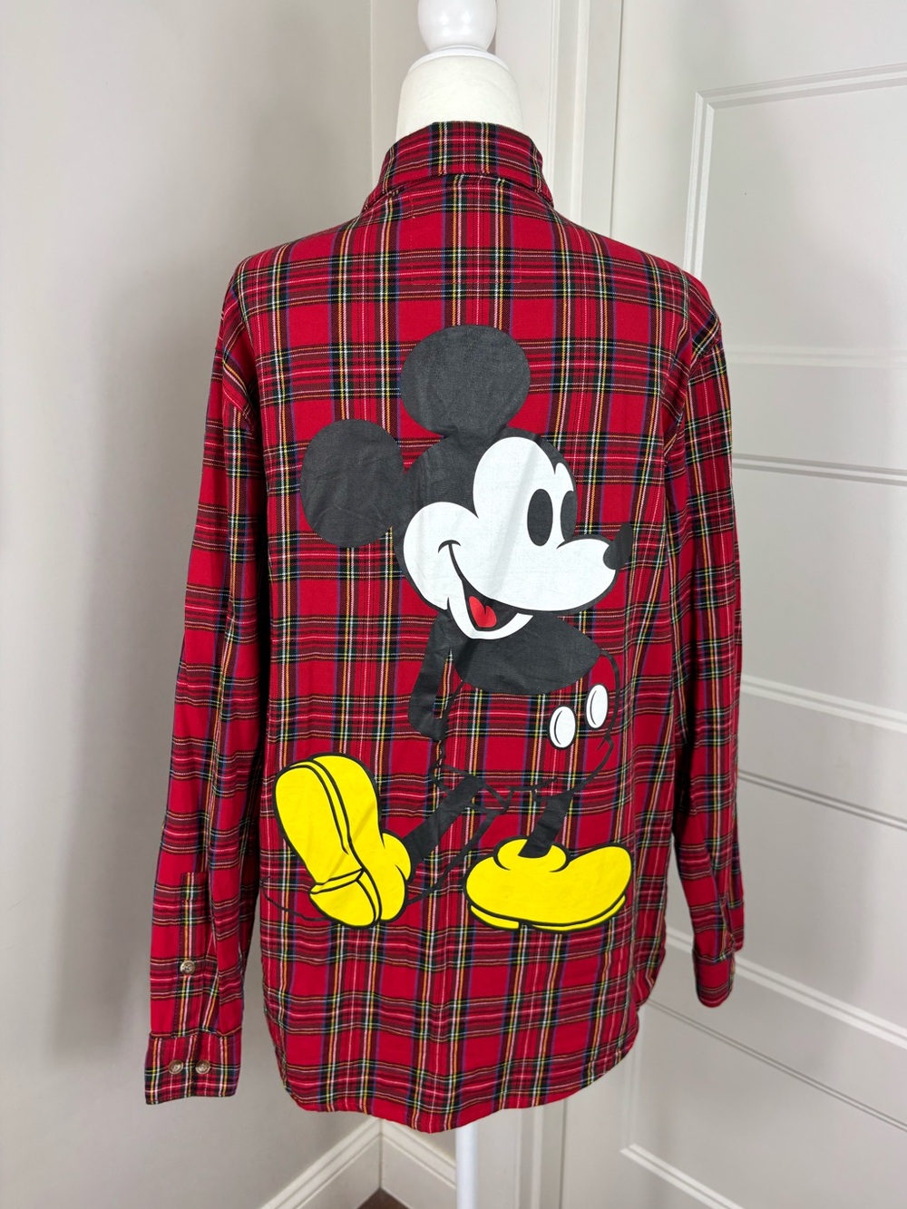 Disney Cakeworthy Mickey Tartan Plaid Button Down Size L